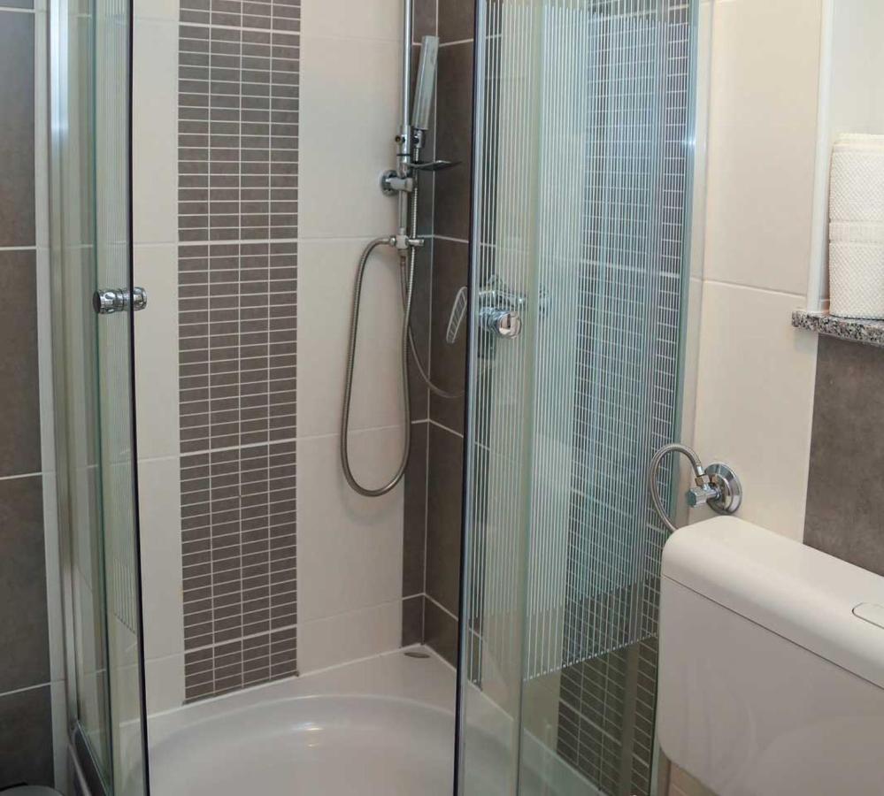 Adrian-Apartments-51511-Malinska-Otok-Krk Primorska 21 المظهر الخارجي الصورة